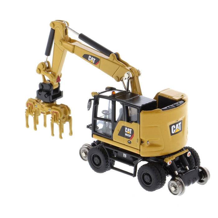 DieCast Masters 85656 1:87 Cat Diecast M323F Railroad Wheeled Excavator