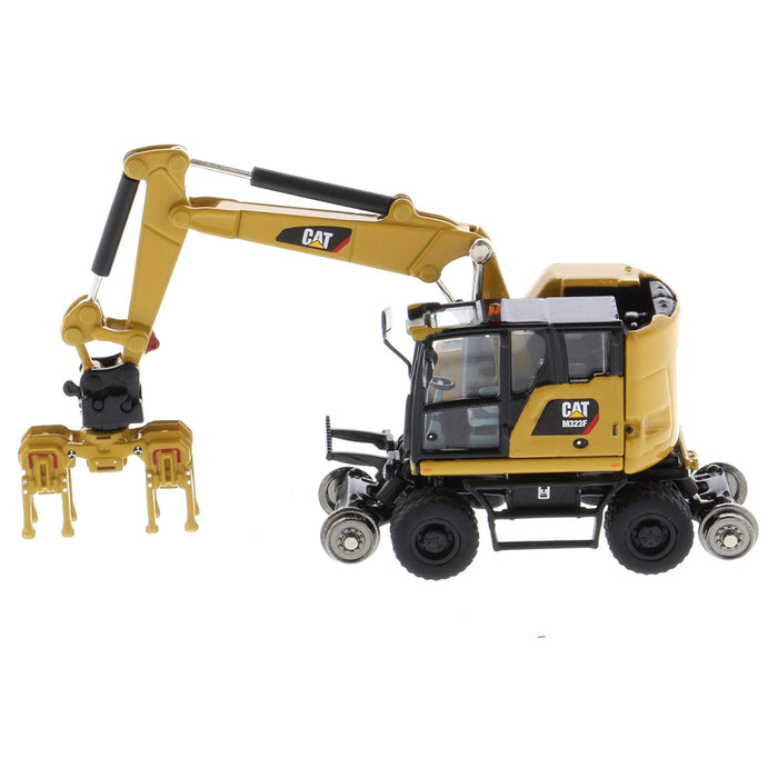 DieCast Masters 85656 1:87 Cat Diecast M323F Railroad Wheeled Excavator