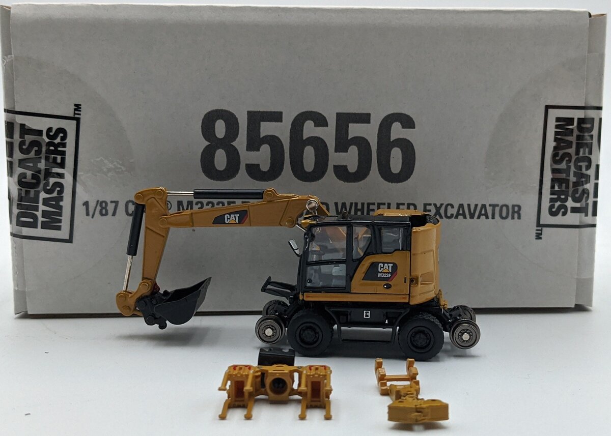 DieCast Masters 85656 1:87 Cat Diecast M323F Railroad Wheeled Excavator
