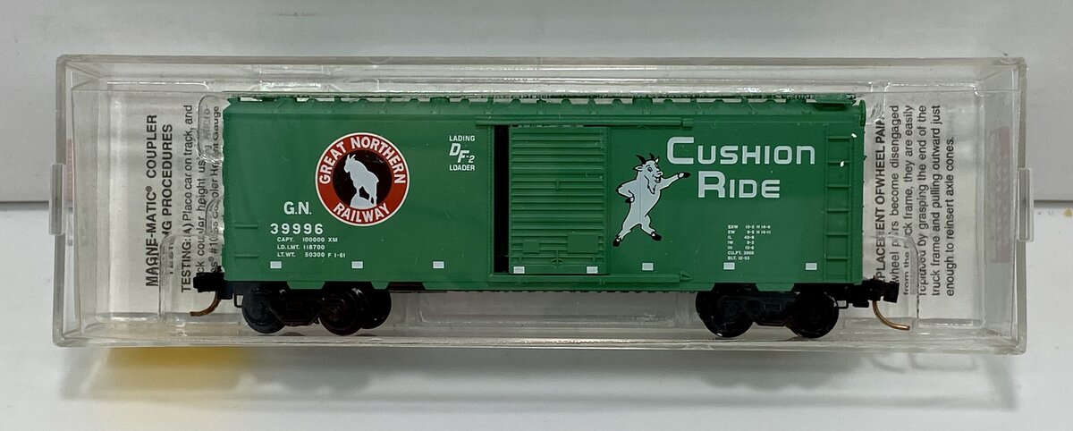 Micro-Trains 02000680 N Great Northern 40' Standard Single Door Boxcar #39996