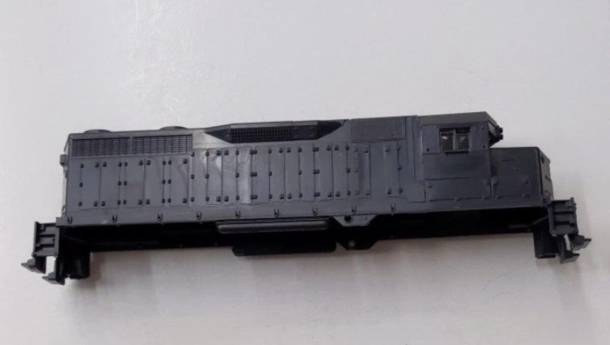 Athearn 42200 HO GP-35 Black Unpainted Diesel Locomotive Body Shell