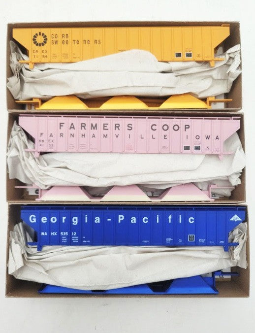 Accurail 8127 HO Scale Pullman Std Covered Hopper Car Kit (Set of 3)
