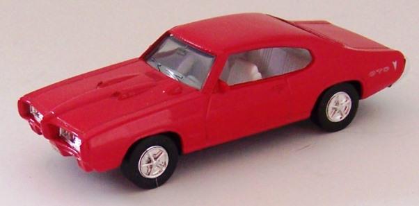 Ertl 2589 1:43 Scale Classic Vehicles Red 1968 Pontiac GTO Die Cast Metal Car