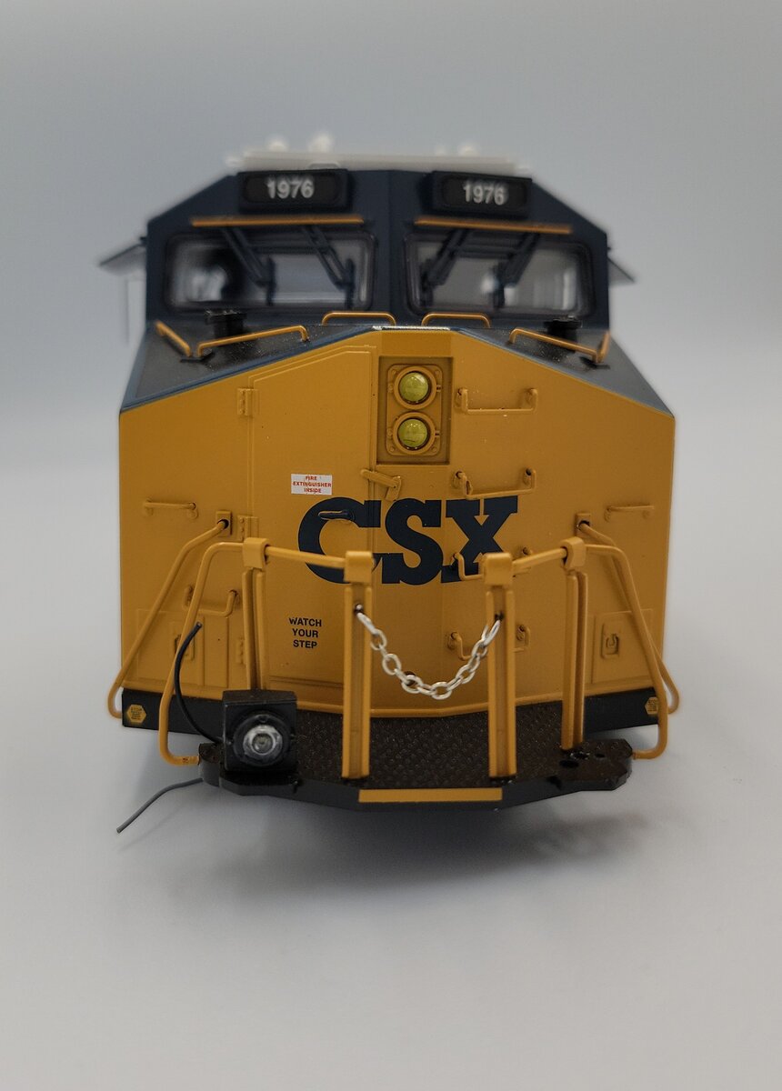 Lionel 1976-1 O Gauge CSX (Conrail) Legacy ES44AC Diesel Locomotive Shell #1976