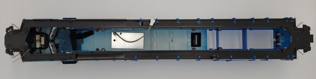 Lionel 1976-1 O Gauge CSX (Conrail) Legacy ES44AC Diesel Locomotive Shell #1976