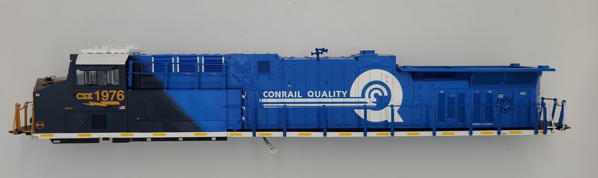 Lionel 1976-1 O Gauge CSX (Conrail) Legacy ES44AC Diesel Locomotive Shell #1976