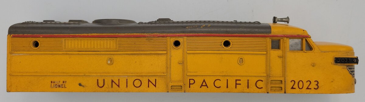 Lionel 202353 Union Pacific Alco Engine Shell with Broken Step