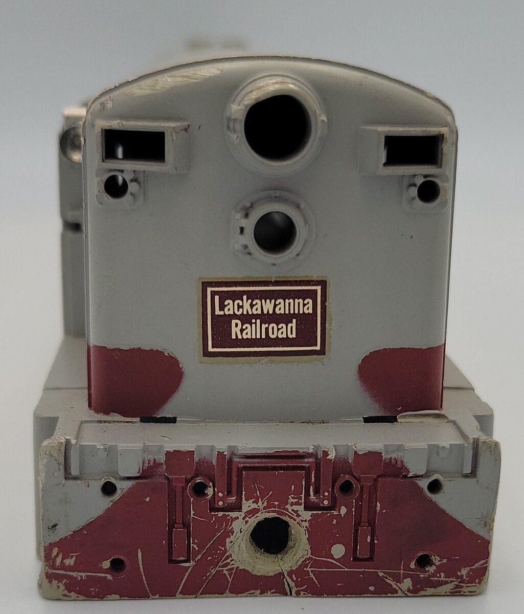 Lionel 2321-2 Gray Lackawanna FM Body Shell with Horns, without Handrails