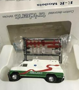 E-R Models 90065 Trident HO White And Green Ambulance