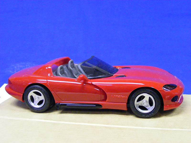 Ertl 6113 1:50 Scale Plastic 1992 Dodge Viper RT/10