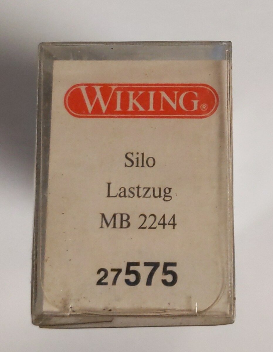 Wiking 27575 HO Scale Silo Lastzug MB 2244 Double Tractor Trailer Plastic Model