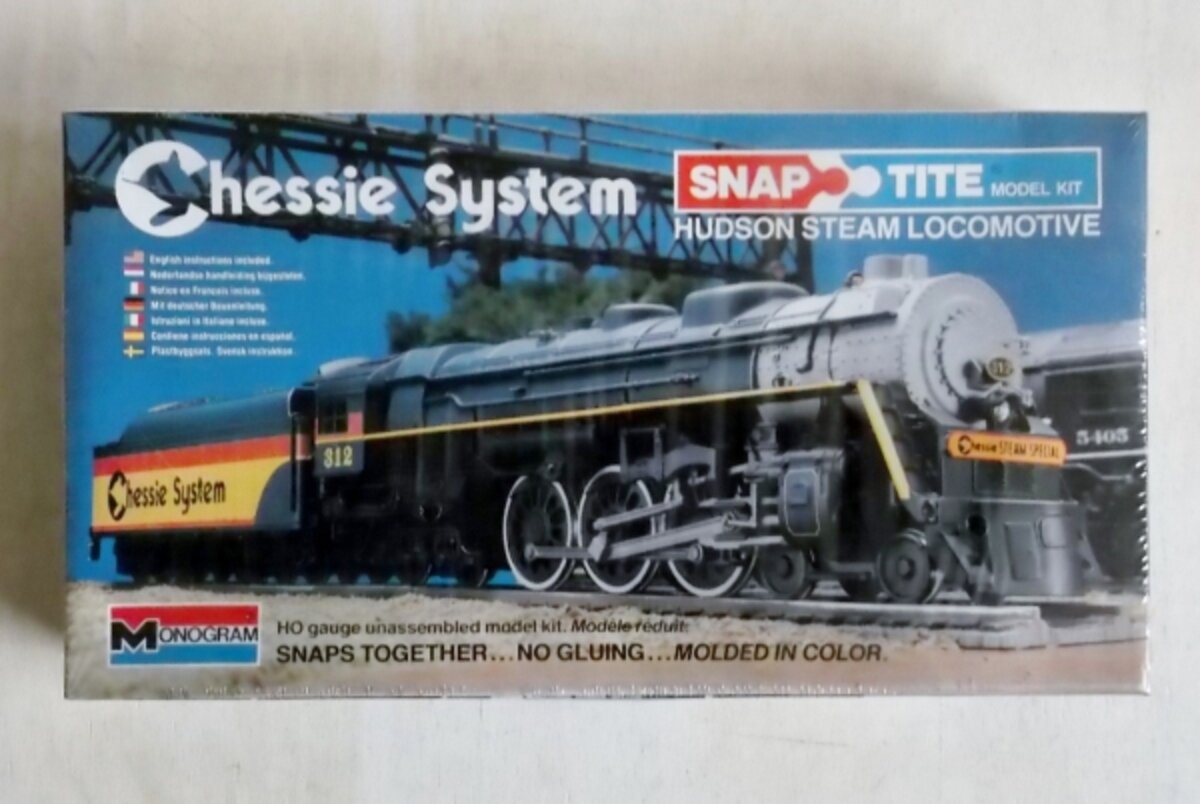 Monogram 1106 Chessie System Hudson Steam Locomotive Model Train Building Kit