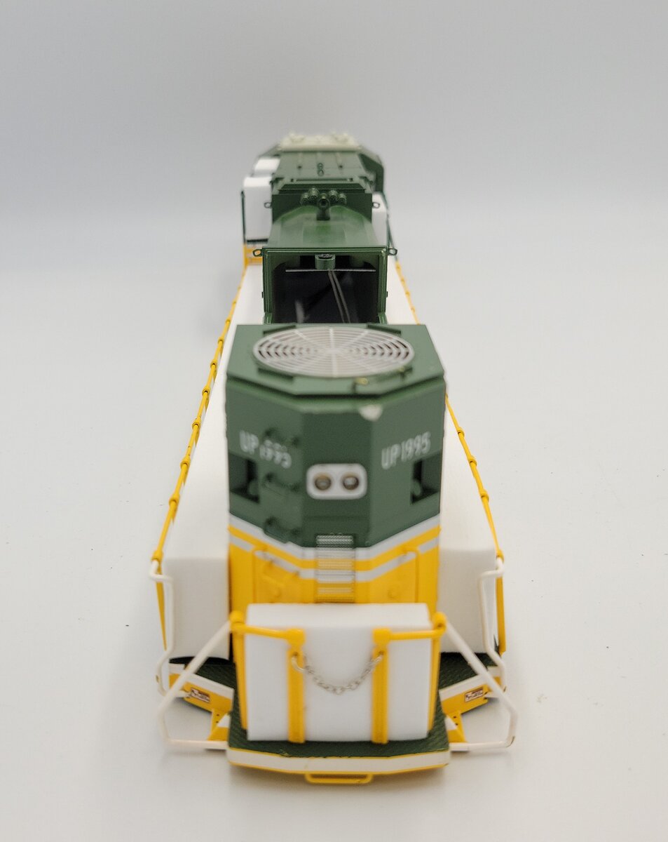 Lionel 1995-2 O Gauge UP Heritage CNW SD70 ACE Diesel Locomotive Shell #1995
