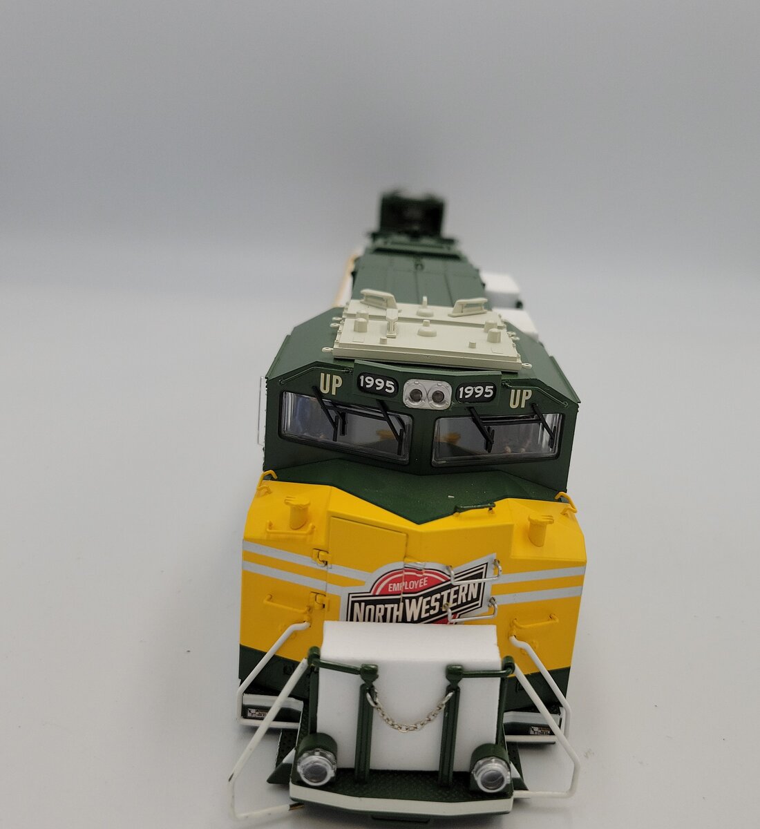 Lionel 1995-2 O Gauge UP Heritage CNW SD70 ACE Diesel Locomotive Shell #1995