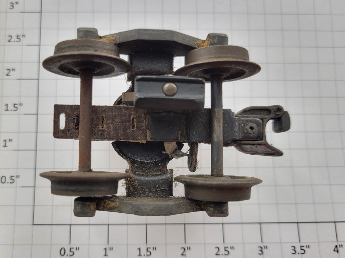 Lionel 481-1X Staple End Flying Shoe Truck without PickUp Roller