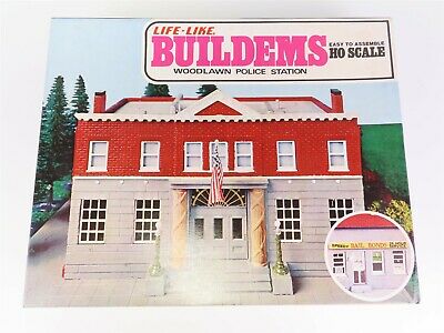 Life Like 01382 HO Scale Woodlawn Police Station Building Kit
