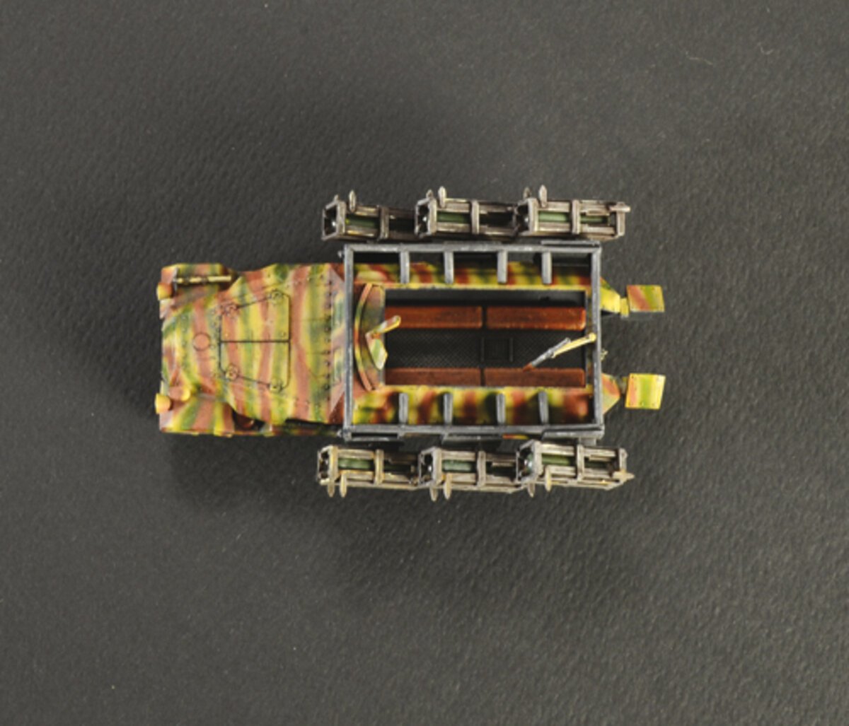Italeri 7080 1:72 Sd. Kfz. 251/1 Wurfrahmen 40 Stuka zu Fuss Military Tank Kit