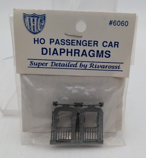 IHC 6060 HO Passenger Car Diaphragms Super Detailed By Rivarossi (Pack of 2)