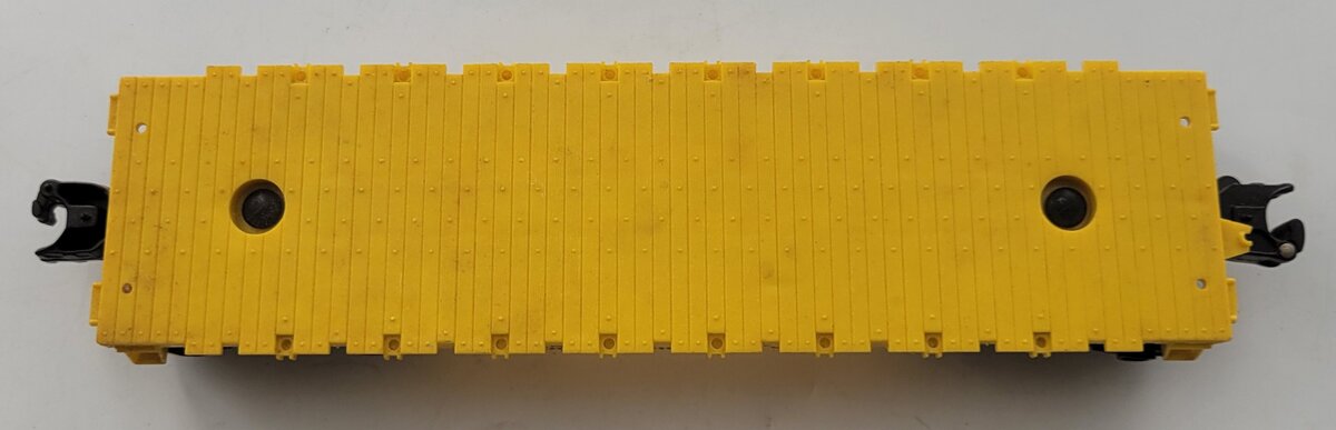 Lionel 9020-3 O Gauge Yellow Union Pacific Flat Freight Car Frame w/ Couplers