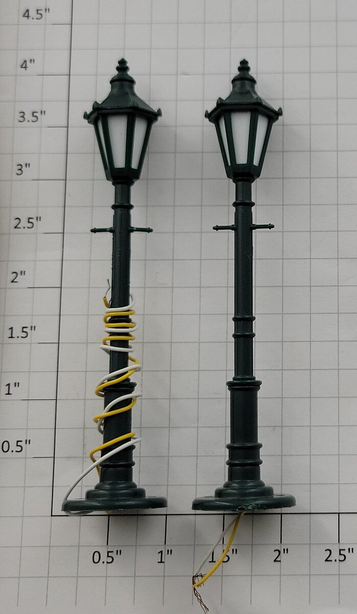 LGB 50500-2 Green Street Lamp Set with White Lens and Wiring (Pair of 2)