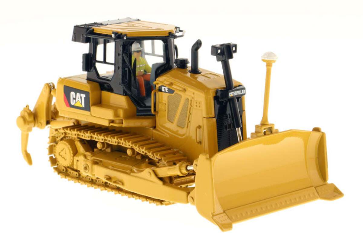 DieCast Masters 85224C 1:50 Caterpillar D7E Track-Type Tractor Dozer