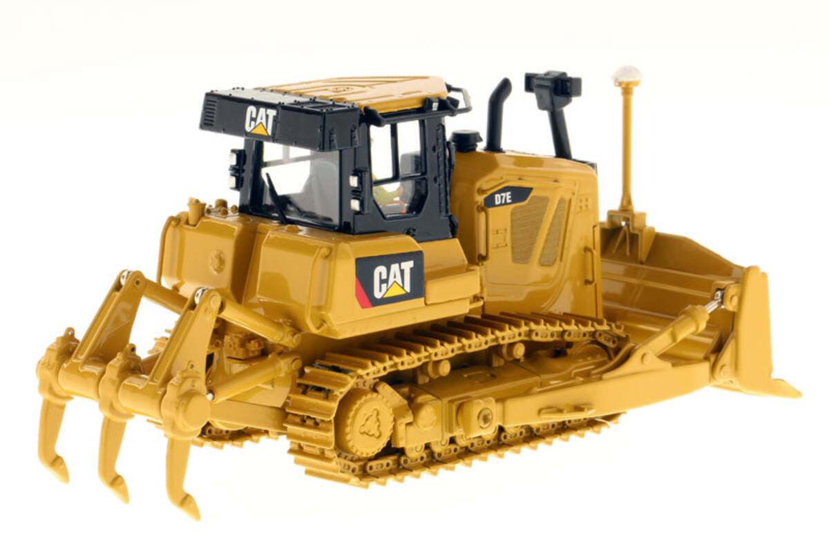 DieCast Masters 85224C 1:50 Caterpillar D7E Track-Type Tractor Dozer