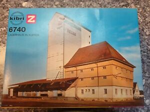 Kibri B-6740 Z Scale Lagerhaus In Kuofer 19,5 x 8,5 x 13,5 cm Model Building Kit