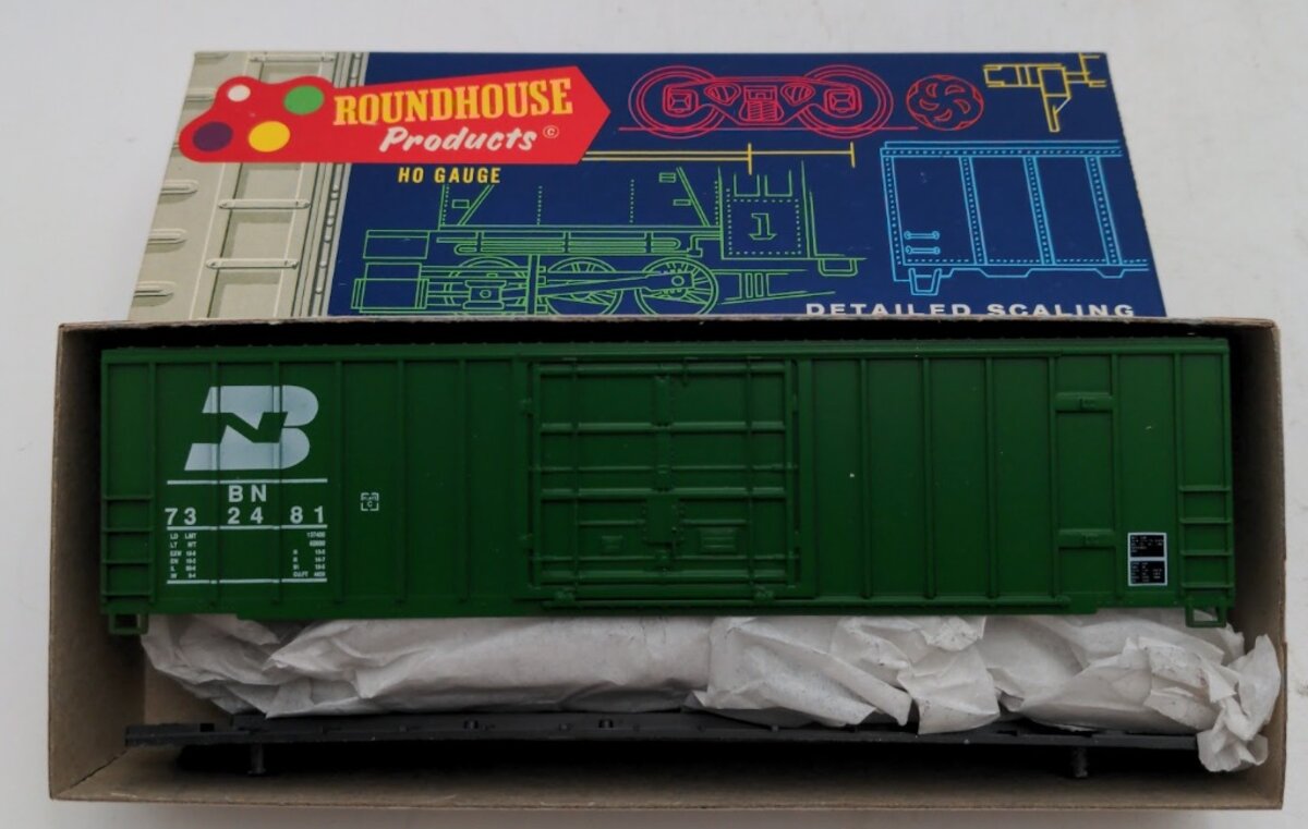 Roundhouse 7723 HO Burlington Northern 50'' FMC Plug Door Boxcar # 732481 Kit