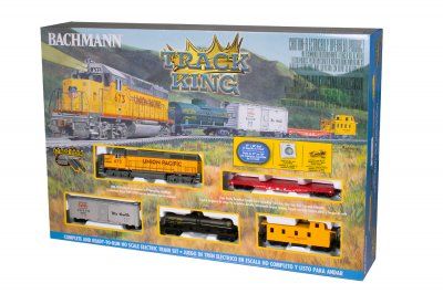 Bachmann 00766 Track King HO Gauge Diesel Freight Starter Train Set