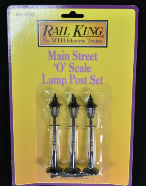 MTH 30-1062 O Scale 3 Black Diecast Hexagonal Maine Street Lamp Posts(Set of 3)