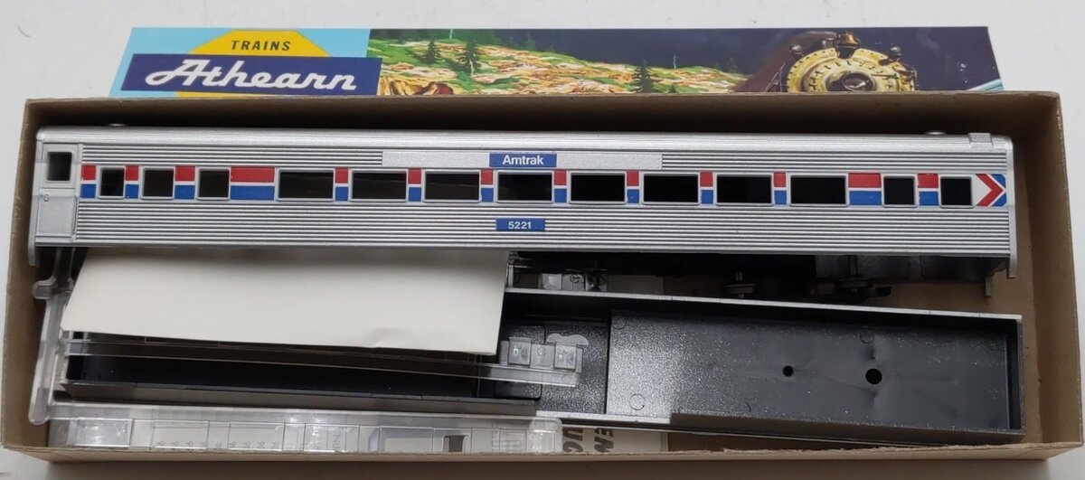 Athearn 1819 HO  Scale Amtrak Streamlined Coach Kit #5221