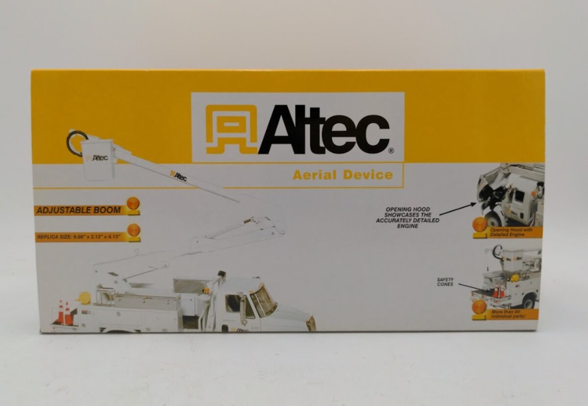 First Gear 19-2827 1:34 Scale Diecast 4400 High Performance Truck International