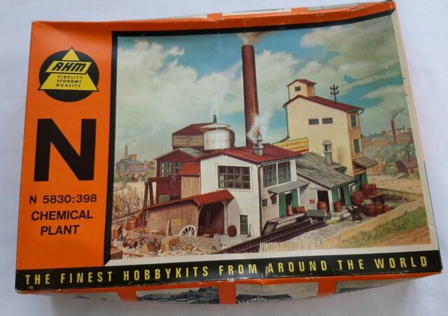 AHM 5830 N Scale Chemical Plant Model Building Kit