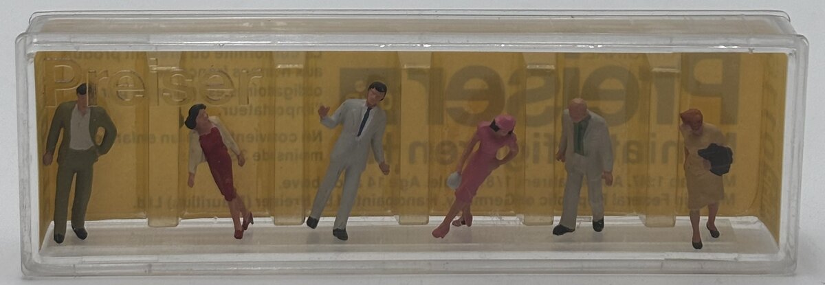 Preiser 0116 HO Walking Travelers Figures (Set of 6)