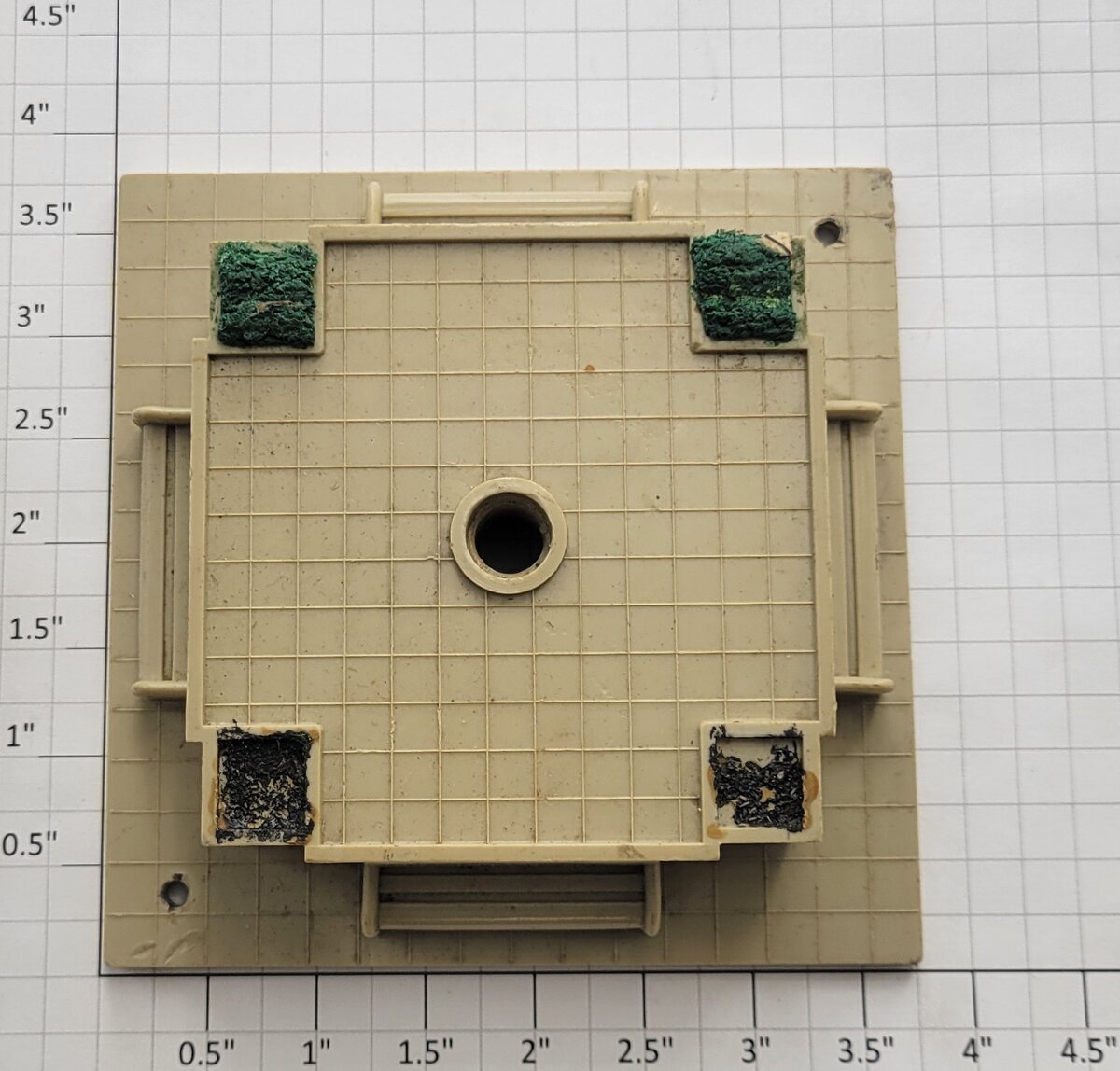 Lionel 89-3X Tan Flag Pole Base