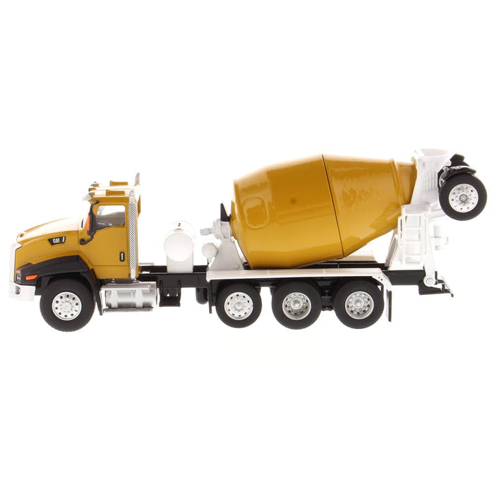 DieCast Masters 85632 1:64 CAT CT660 McNeilus Bridgemaster Concrete-Mixer