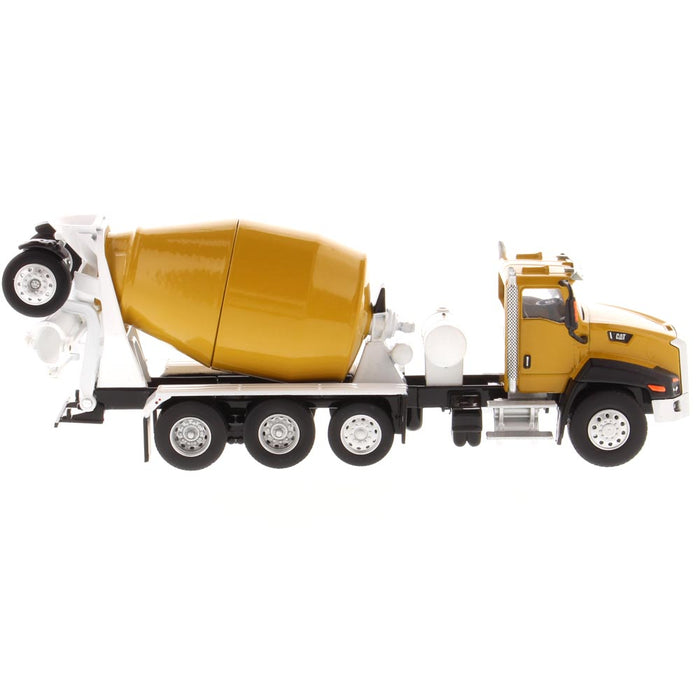 DieCast Masters 85632 1:64 CAT CT660 McNeilus Bridgemaster Concrete-Mixer