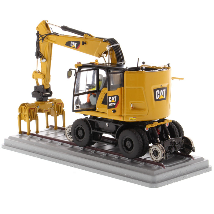 DieCast Masters 85662 1:50 Caterpillar M323F Railroad Wheeled Excavator