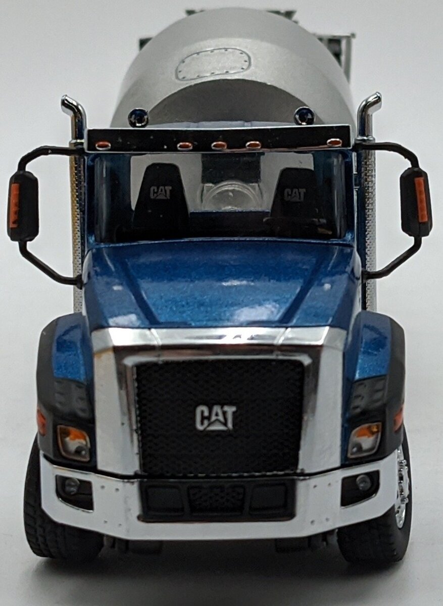 DieCast Masters 85664 1:50 Transport Series Caterpillar CT660 w/Concrete Mixer
