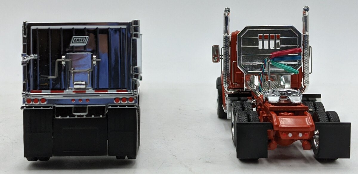 First Gear 50-3453 1:50 Kenworth T880 with East Genesis  End Dump Trailer