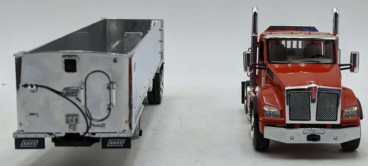 First Gear 50-3453 1:50 Kenworth T880 with East Genesis  End Dump Trailer