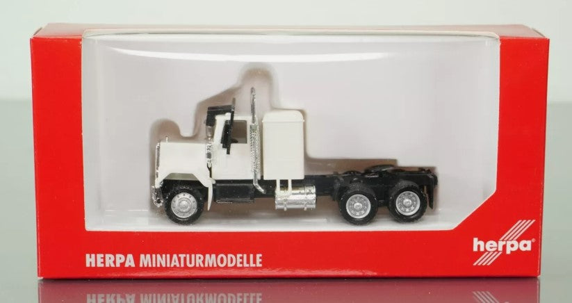 Herpa 410683 HO White Kenworth T680 3-Axle Day-Cab Tractor Only