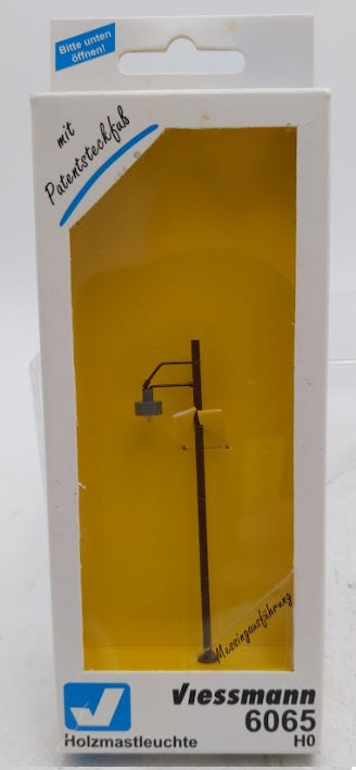 Viessmann Modellspielwaren 6065 HO Scale Wooden Pole Lamp
