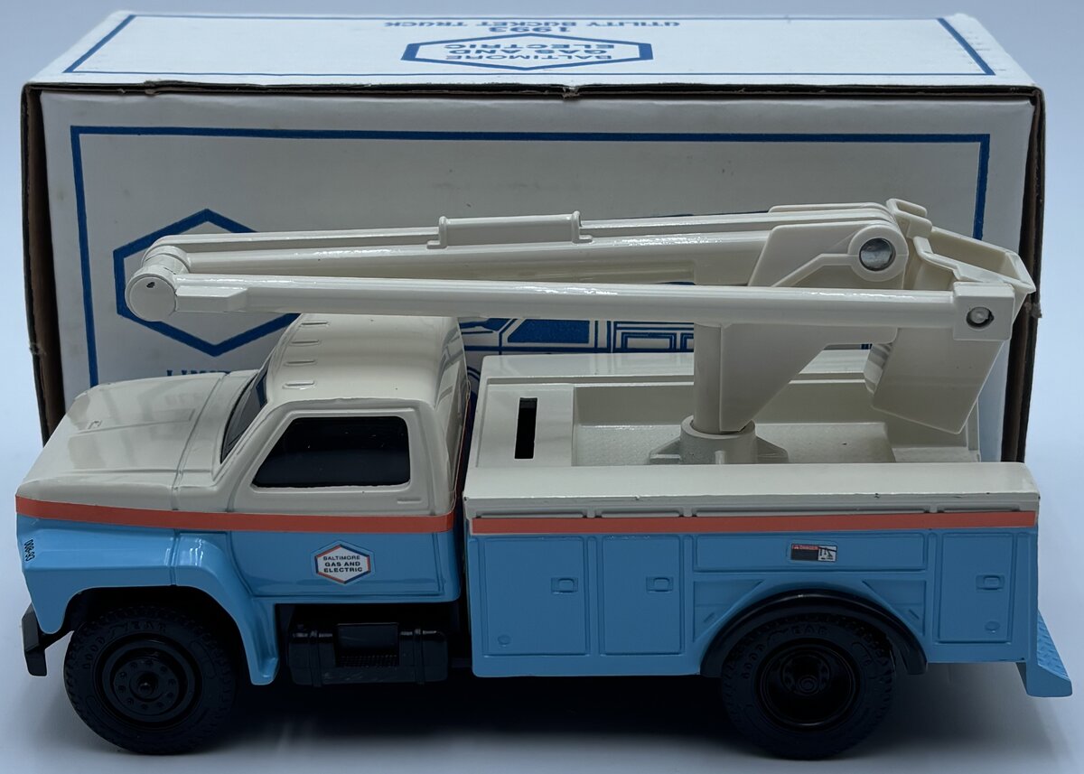 Ertl 3814 1993 Utility Bucket Truck BGE