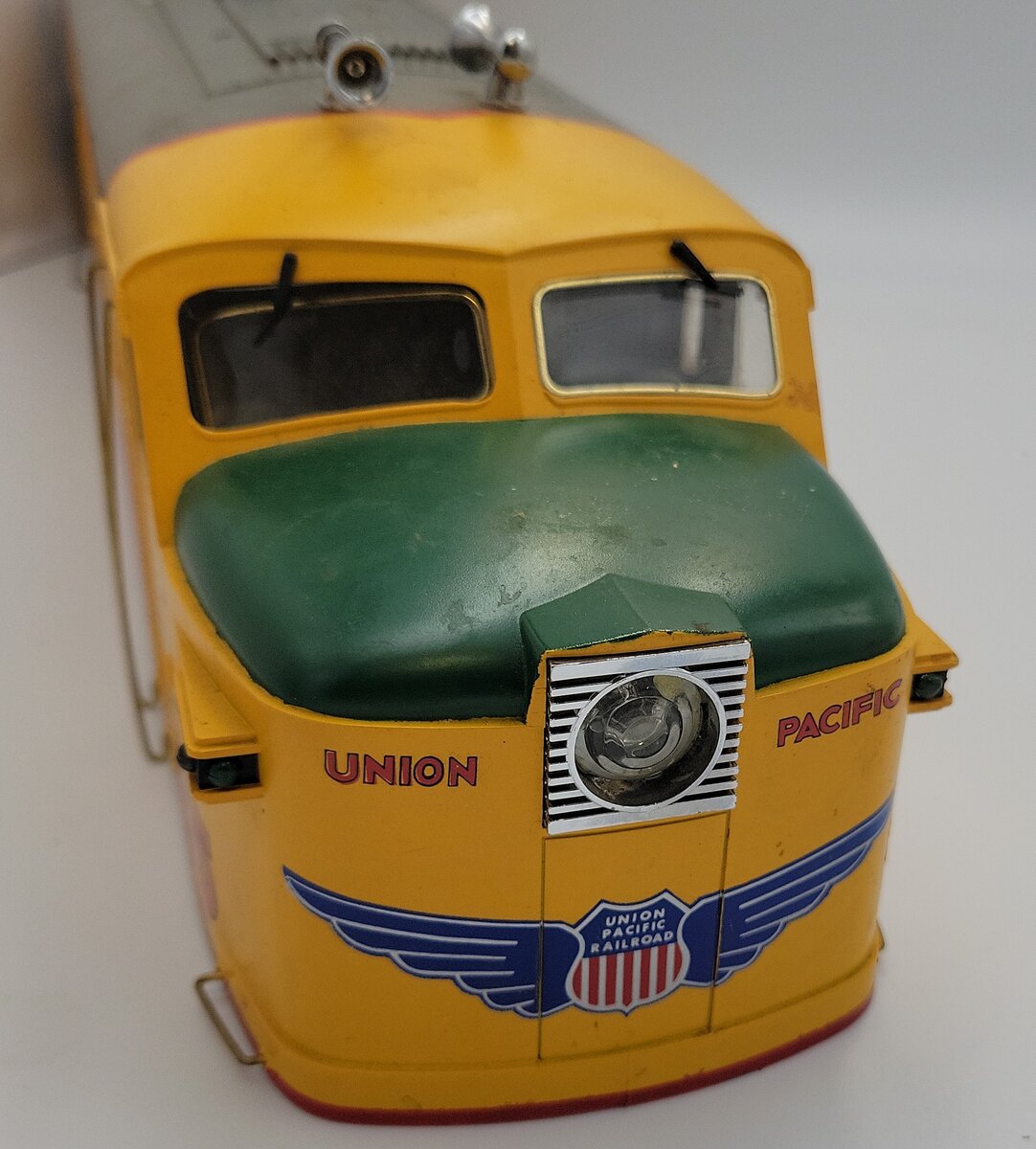 Aristo-Craft 2005 Union Pacific Alco FA-1 Powered Diesel Locomotive Shell & Trim
