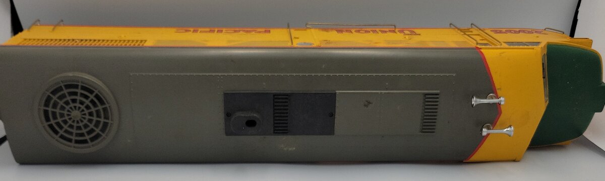 Aristo-Craft 2005 Union Pacific Alco FA-1 Powered Diesel Locomotive Shell & Trim