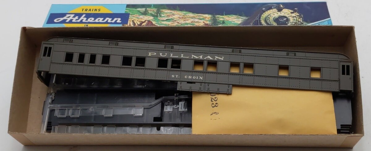 Athearn 1861 HO Santa Fe "St Croix" Pullman Passenger Car Kit