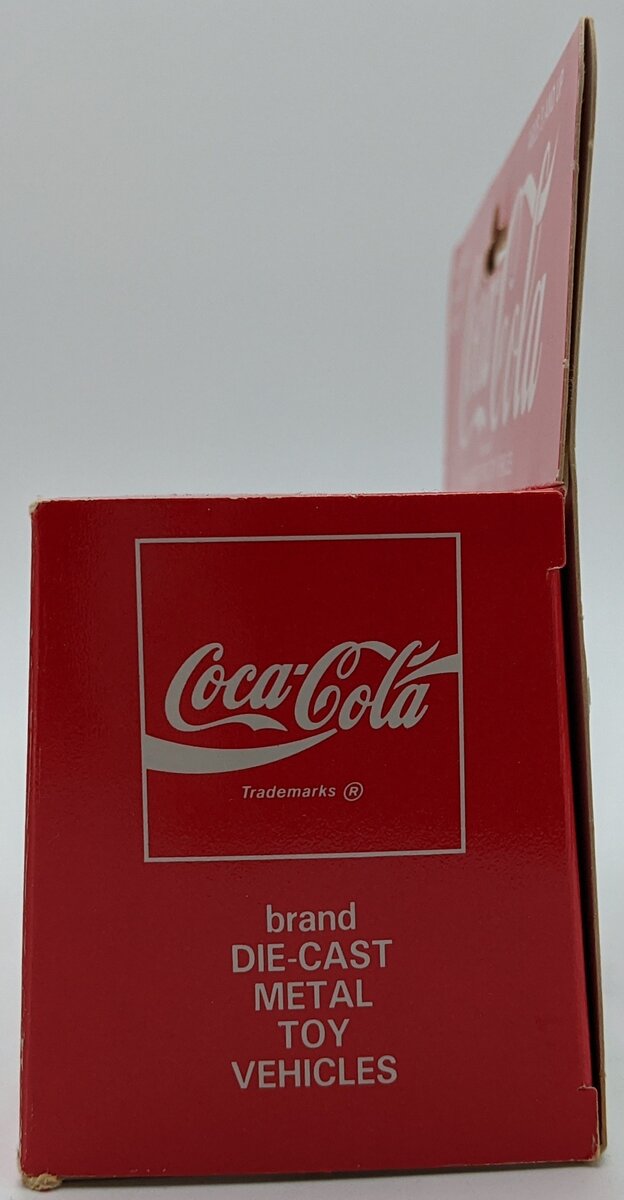 Coca-Cola 143004 1:43 Crysler Windsor 4-Door Sedan