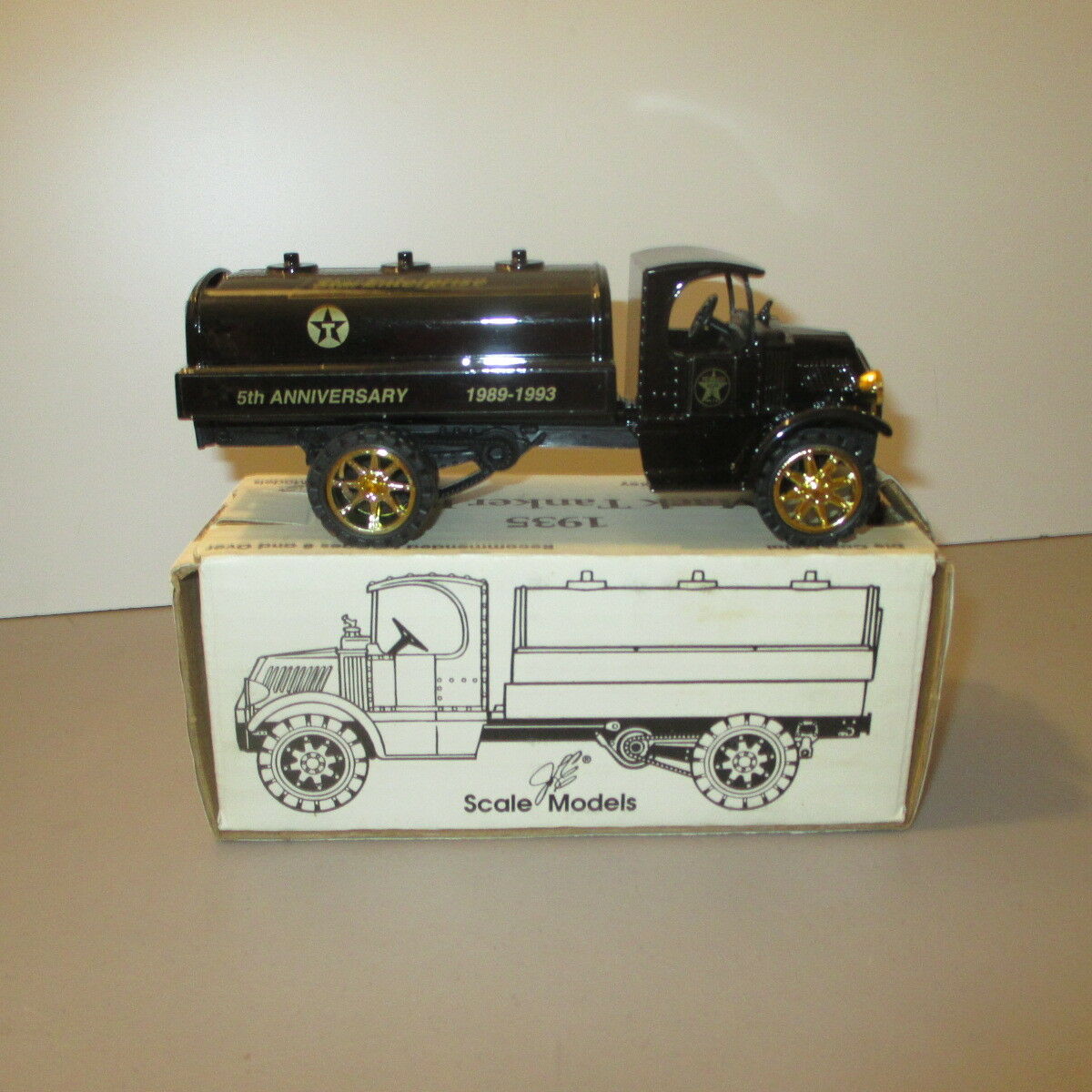JLE 4564 1:32 Scale 1927 Mack Tanker Bank Star Enterprises