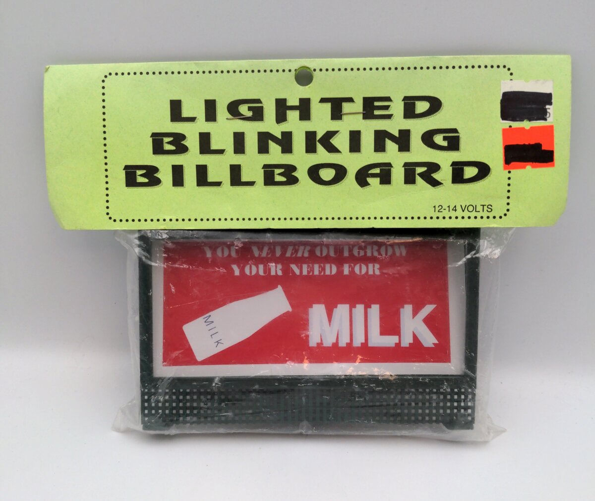 Town & Country Hobbies O Scale Milk Lighted Blinking Billboard 12-14v
